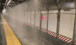 agua-invade-estacao-de-metro-de-nova-york