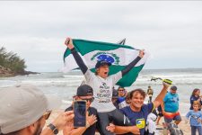 final-de-semana-de-emocoes-na-praia-da-ferrugem,-em-garopaba-(sc)