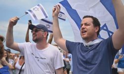 centenas-marcham-em-copacabana-em-apoio-a-israel