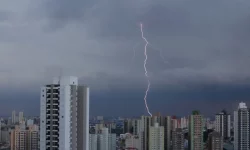 saiba-como-se-proteger-de-raios-durante-tempestades