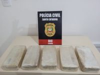 policia-faz-a-maior-apreensao-de-crack-ja-registrada-em-laguna-(sc)