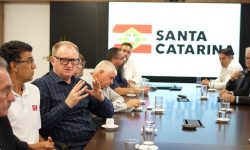 governo-de-santa-catarina-recebe-acordo-do-salario-regional